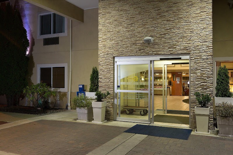 Holiday Inn Express & Suites Burlington in Burlington, Washington, United States