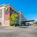 Holiday Inn Express & Suites Detroit Northwest – Livonia