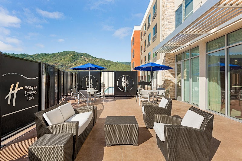 Holiday Inn Express & Suites Ukiah in Ukiah, California, United States