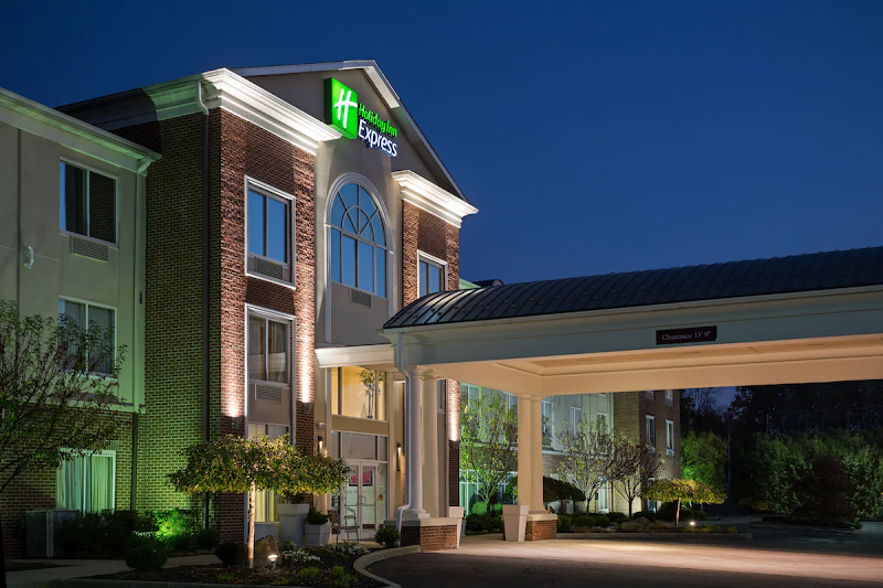 Holiday Inn Express & Suites Youngstown N (Warren/Niles) in Howland Center, Ohio, United States