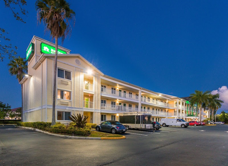 HomeTowne Studios by Red Roof Miami - Airport/Miami Springs in Hialeah Gardens, Florida, United States