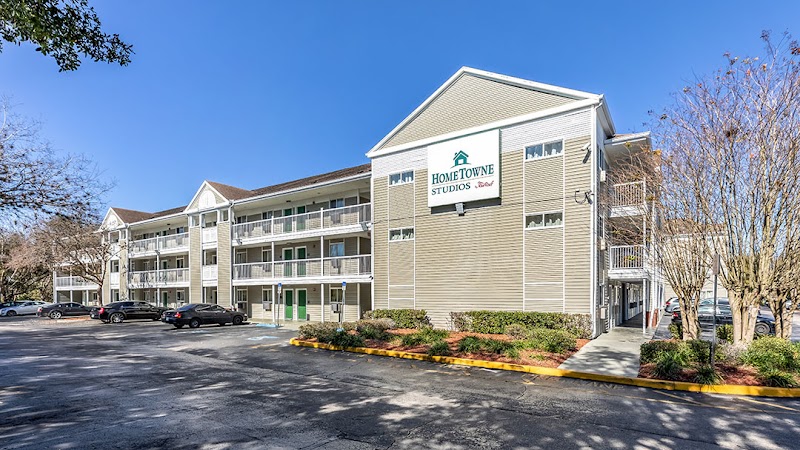 HomeTowne Studios by Red Roof Orlando - Casselberry in Casselberry, Florida, United States