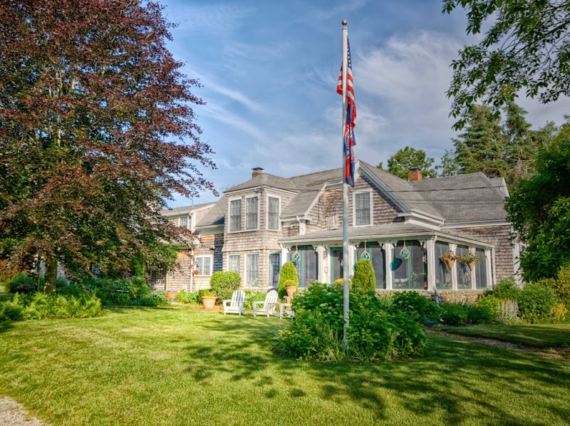 Honeysuckle Hill Inn in West Barnstable, MA, United States