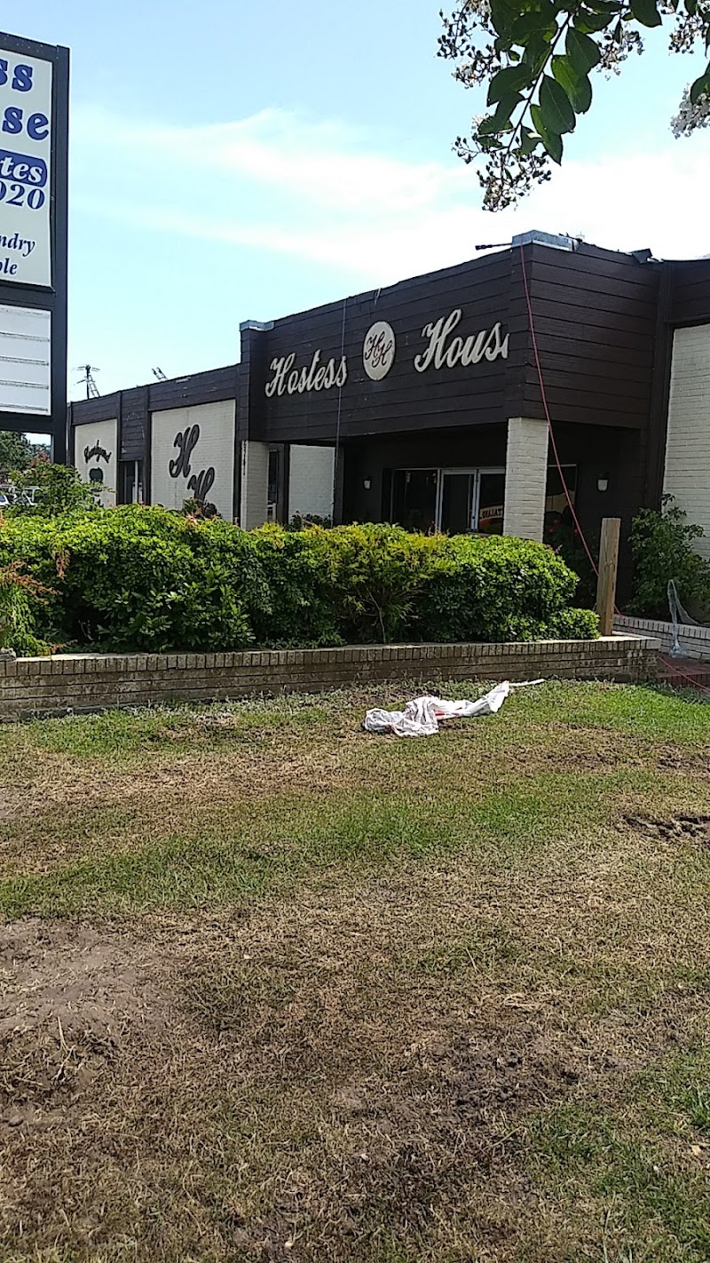 Hostess House Bed & Breakfast in Newport, North Carolina, United States