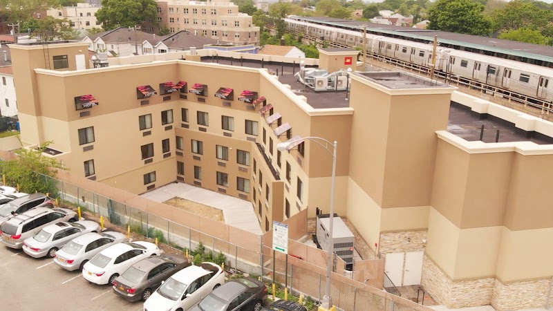 Hotel Mint JFK Airport in Queens, New York, United States
