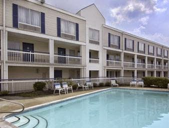 Howard Johnson by Wyndham Cleveland Airport in Brook Park, Ohio, United States