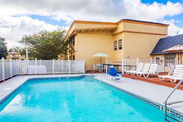 Howard Johnson by Wyndham Lake City in Lake City, Florida, United States