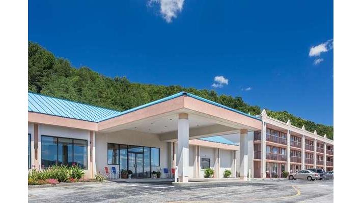 Howard Johnson by Wyndham Salem Hotel in Salem, Virginia, United States