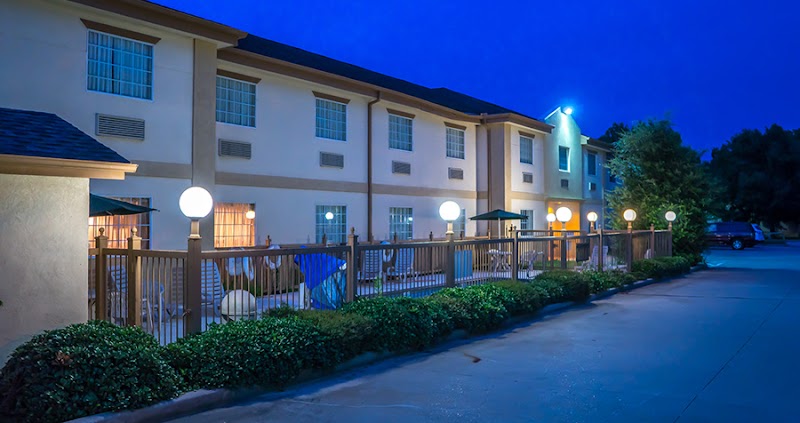 Inwood Suites in Carthage, Texas, United States