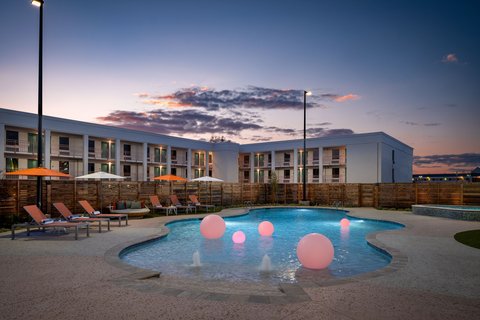 Island Drive Lodge in Pigeon Forge, Tennessee, United States