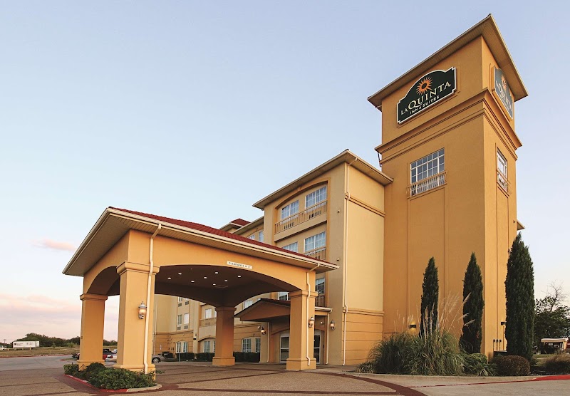La Quinta Inn & Suites by Wyndham Dallas - Hutchins in Hutchins, Texas, United States