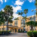 La Quinta Inn & Suites by Wyndham Fort Lauderdale Tamarac