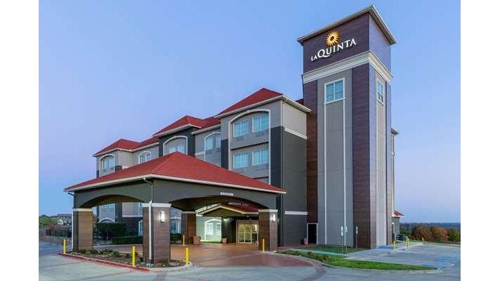 La Quinta Inn & Suites by Wyndham Fort Worth - Lake Worth in Lake Worth, Texas, United States