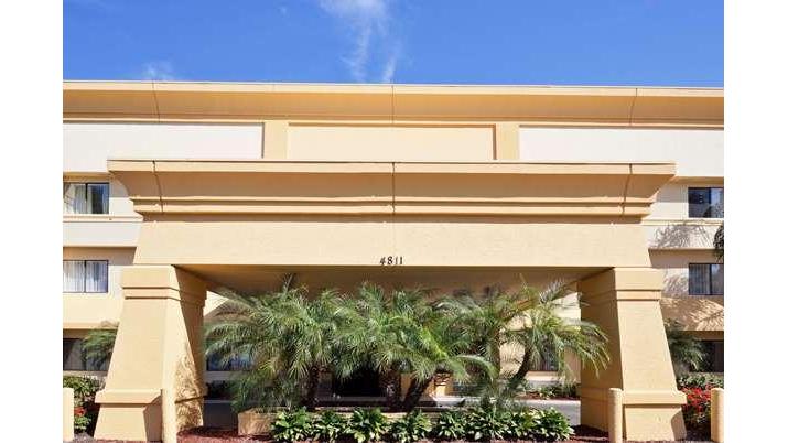 La Quinta Inn & Suites by Wyndham Tampa Fairgrounds - Casino in East Lake-Orient Park, Florida, United States