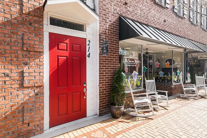 Little Inn on Main in Washington, North Carolina, United States