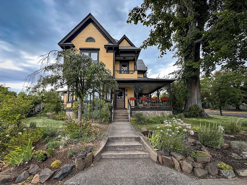 Manastash Canyon Bed & Breakfast in Ellensburg, Washington, United States