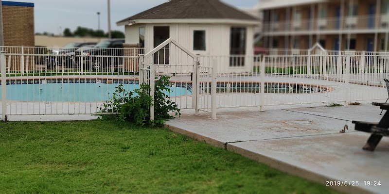 Motel 6 Clinton, OK in Clinton, Oklahoma, United States