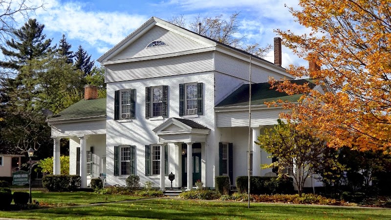 Munro House Bed & Breakfast in Hillsdale, Michigan, United States