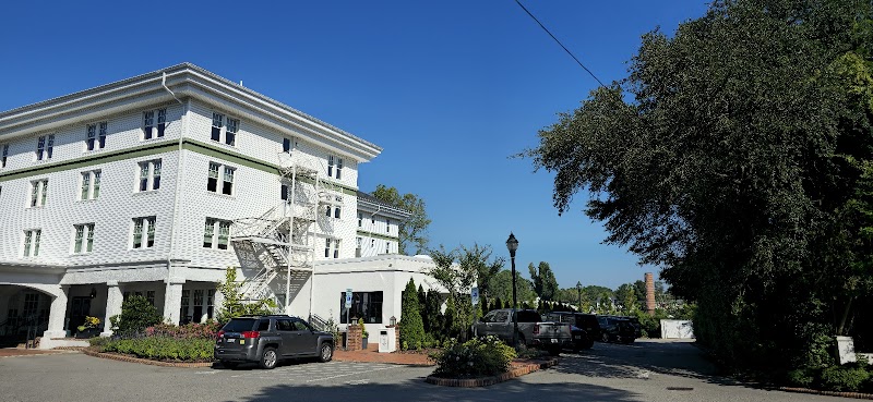 Pine Crest Inn in Pinehurst, North Carolina, United States