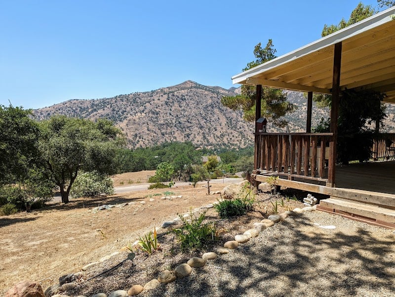 Quail's Nest Inn and Cabins in Oakhurst, California, United States