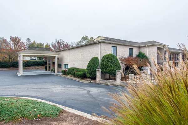 Quality Inn Oakwood in Flowery Branch, Georgia, United States
