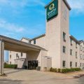 Quality Inn & Suites Roanoke – Fort Worth North