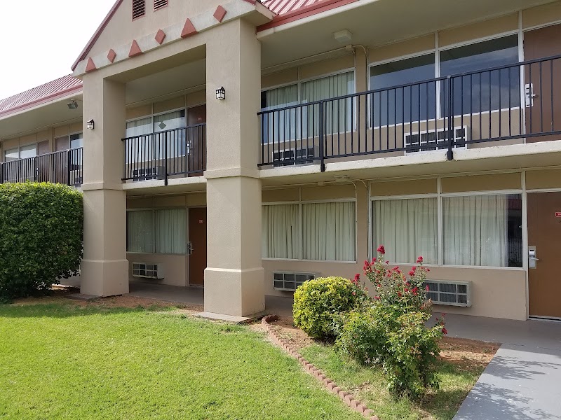 Ramada by Wyndham Clinton in Clinton, Oklahoma, United States