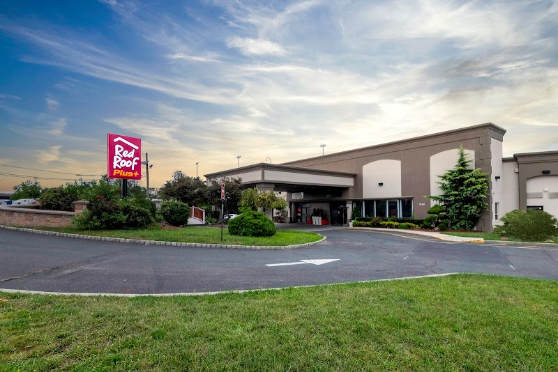 Red Roof Inn PLUS+ Woodbridge - Carteret in Carteret, New Jersey, United States