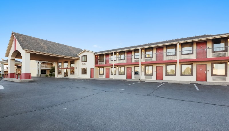 Red Roof Inn & Suites Oklahoma City North - Edmond in Edmond, Oklahoma, United States