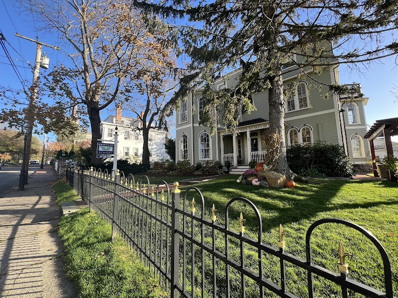 Serenity Inn Newport in Newport, Rhode Island, United States
