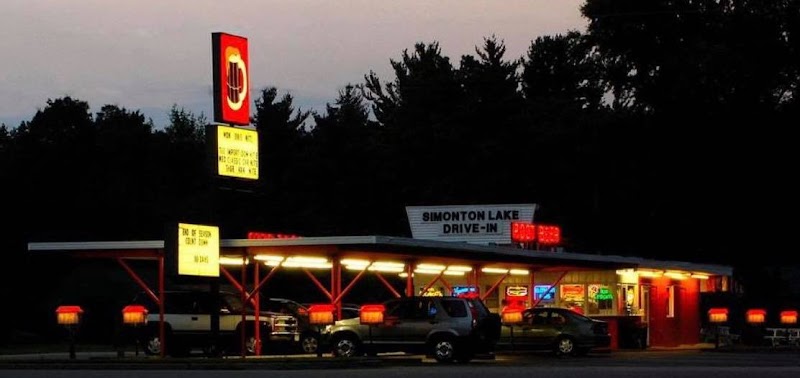 Simonton Lake Drive Inn Motel in Simonton Lake, Indiana, United States