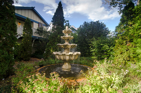 Solomons Victorian Inn in Chesapeake Ranch Estates, Maryland, United States