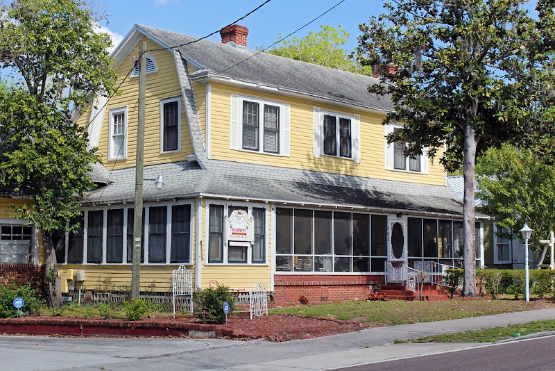 Strawberry House Bed & Breakfast in Plant City, Florida, United States