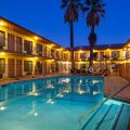 Studio City Court Yard Hotel