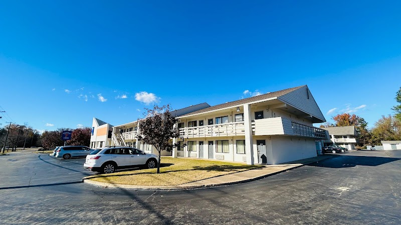 Super 7 Inn Tupelo in Tupelo, Mississippi, United States