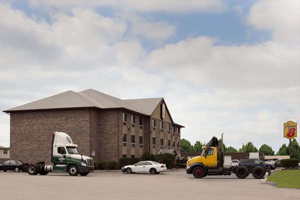 Super 8 by Wyndham Bridgeview/Chicago Area in Bridgeview, Illinois, United States