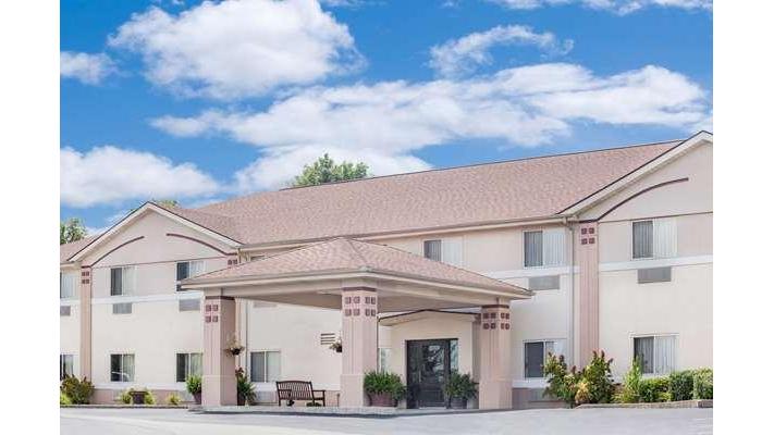 Super 8 by Wyndham Central City in Central City, Kentucky, United States