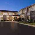 Super 8 by Wyndham Germantown / Milwaukee