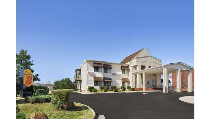 Super 8 by Wyndham Madison in Madison, Georgia, United States