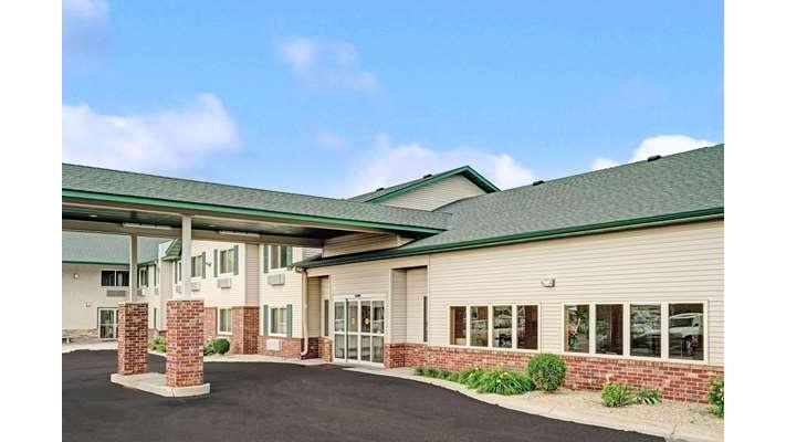 Super 8 by Wyndham Rogers Minnesota in Rogers, Minnesota, United States