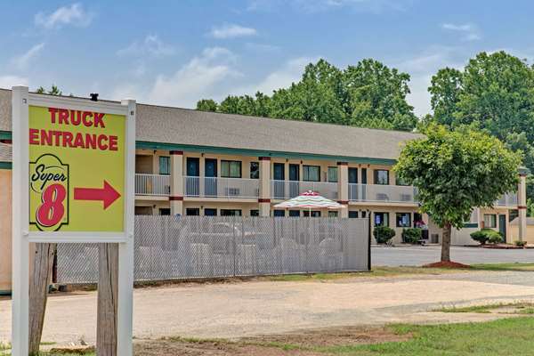 Super 8 by Wyndham Shelby in Shelby, North Carolina, United States