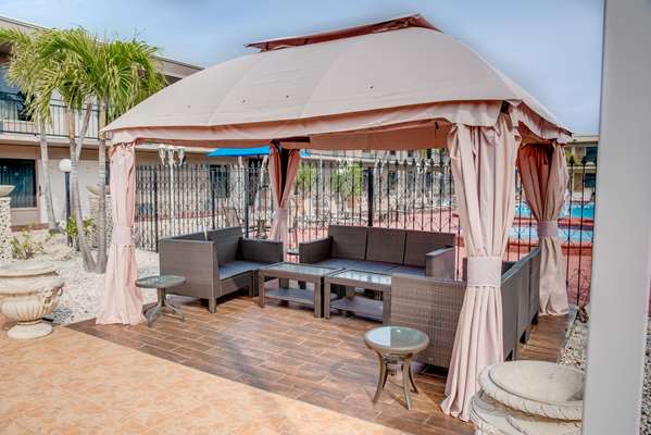 Super 8 by Wyndham St. Petersburg in West Lealman, Florida, United States