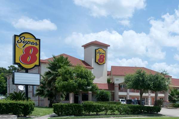 Super 8 by Wyndham Stafford Sugarland Area in Stafford, Texas, United States