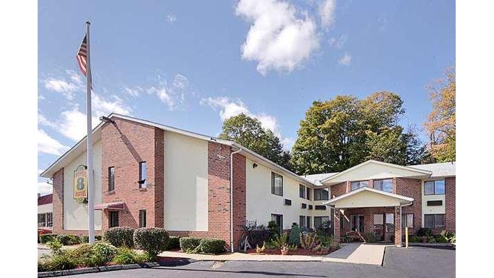Super 8 by Wyndham West Springfield/Route 5 in Springfield, Massachusetts, United States