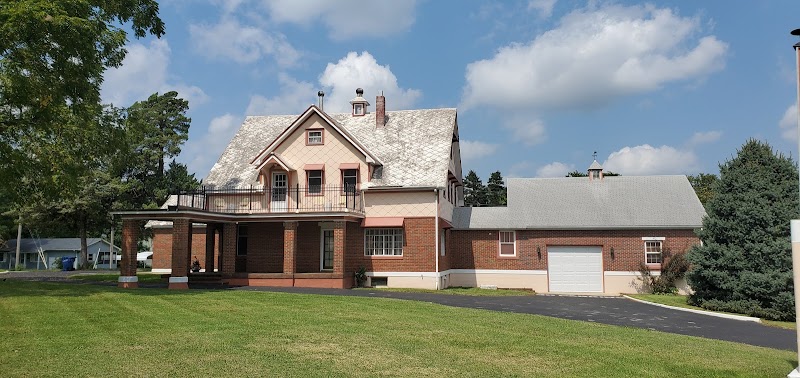 The Manor House Inn in Lebanon, Missouri, United States