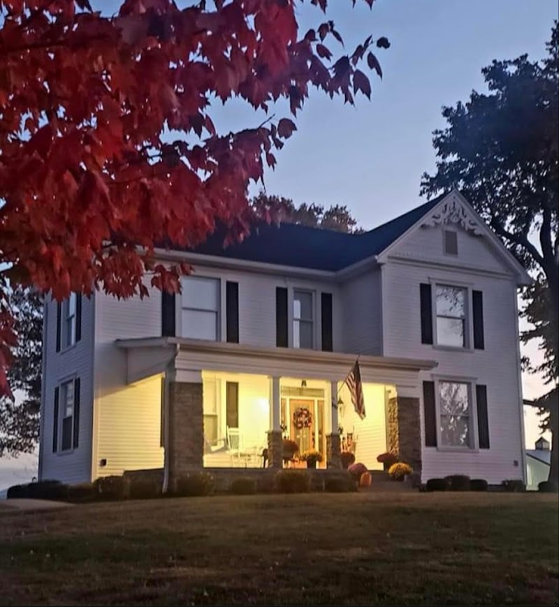 The Old Farmhouse Bed & Breakfast in Danville, Indiana, United States
