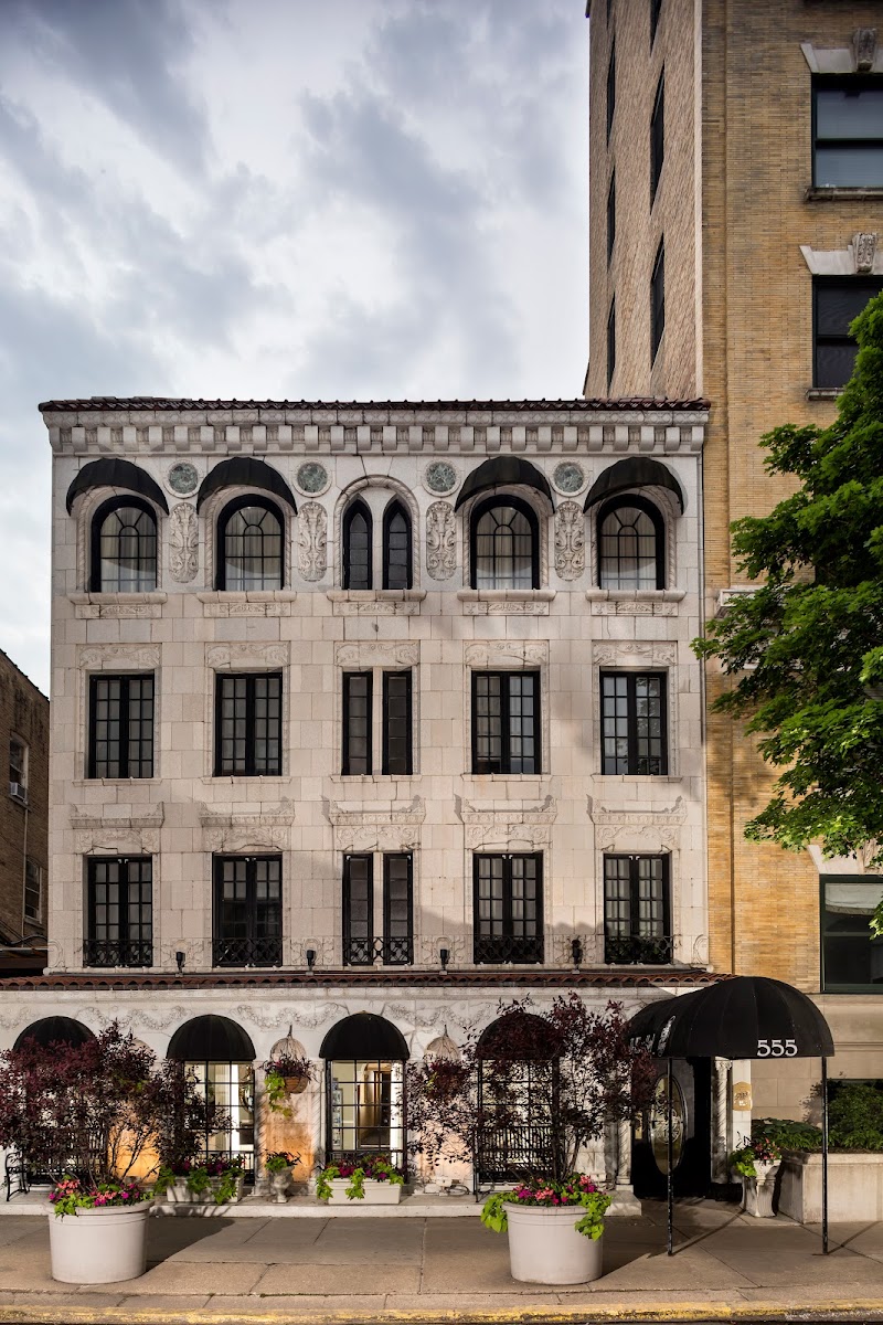 The Willows Inn in Benton Harbor, Michigan, United States