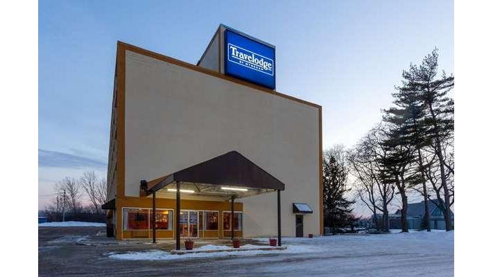 Travelodge by Wyndham Cleveland Airport in Brook Park, Ohio, United States