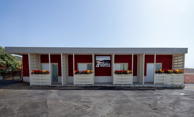4Rooms in Pozzuoli, Italy