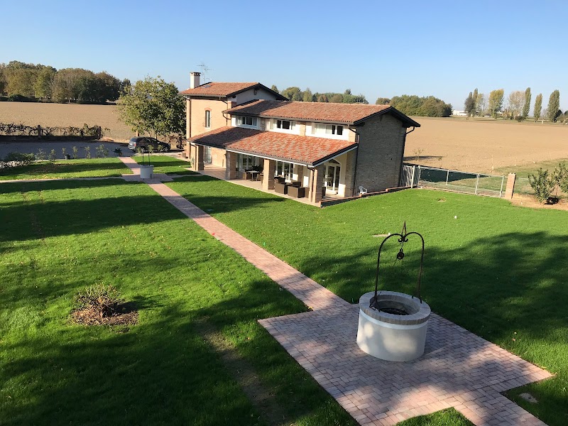 Agriturismo Monteborre in Cento, Italy